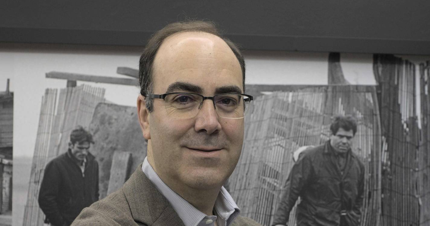 Daniel Bastos apresenta obra ‘Monumentos ao Emigrante’