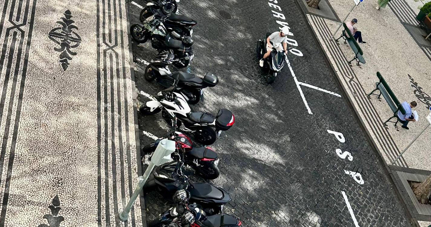 Circulação rodoviária reposta na Avenida Arriaga