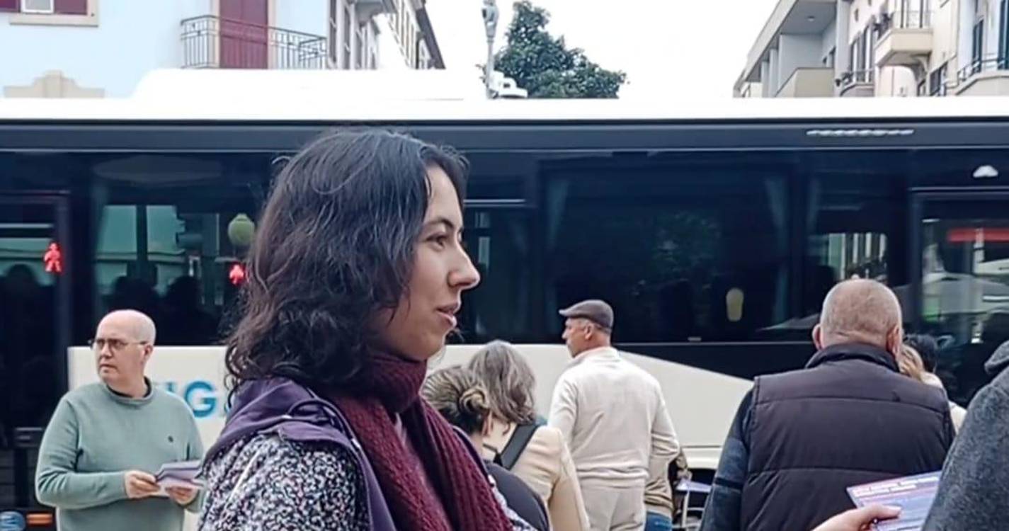 BE sai à rua para entregar manifesto alusivo ao Dia da Mulher