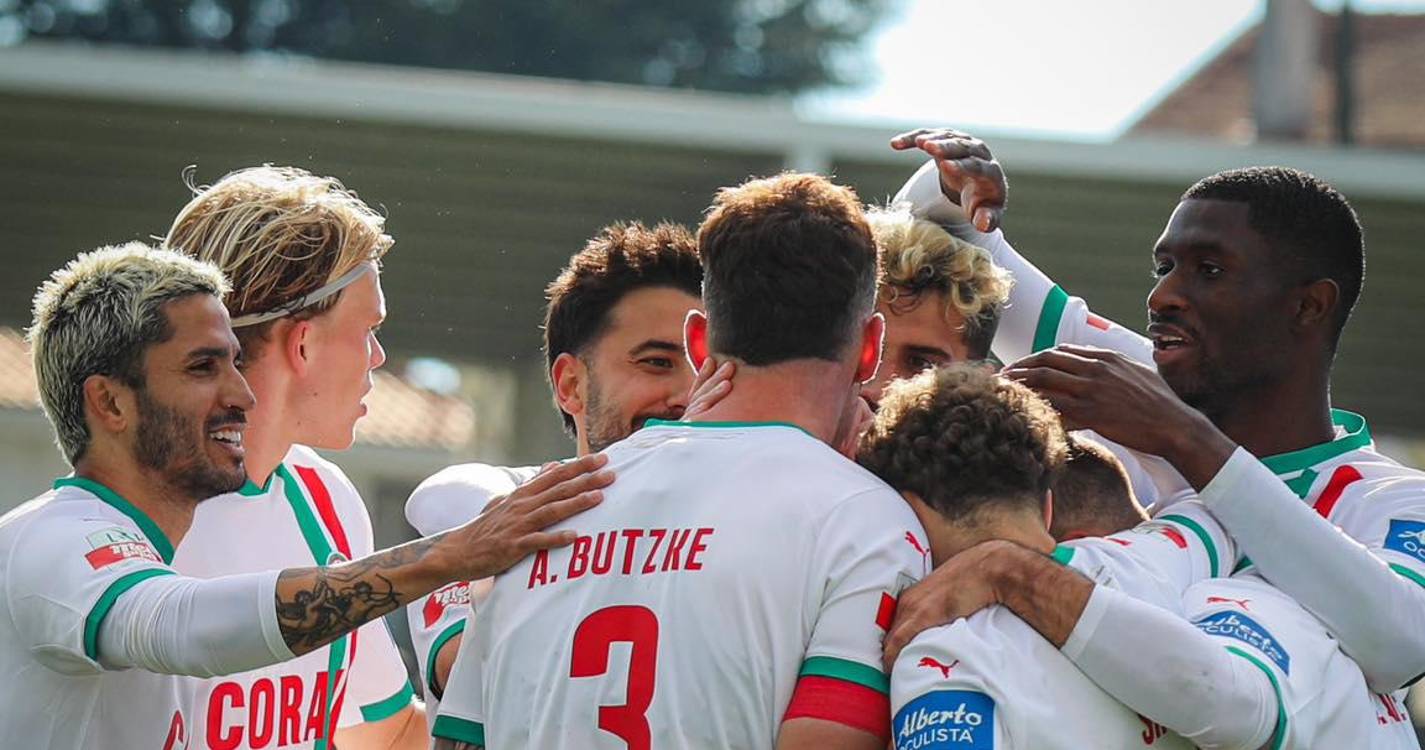 Marítimo empatado ao intervalo na Feira