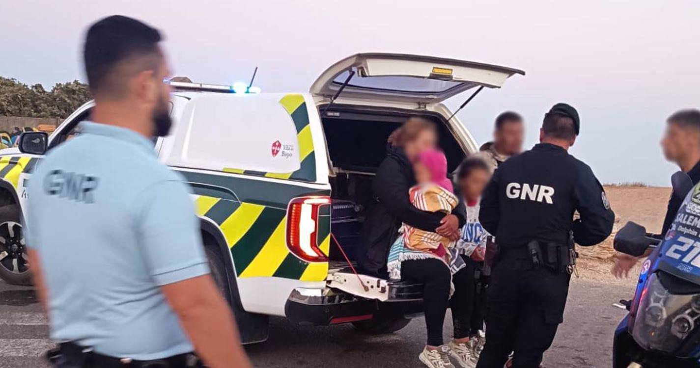 GNR resgata 38 migrantes a bordo de embarcação em Vila do Bispo