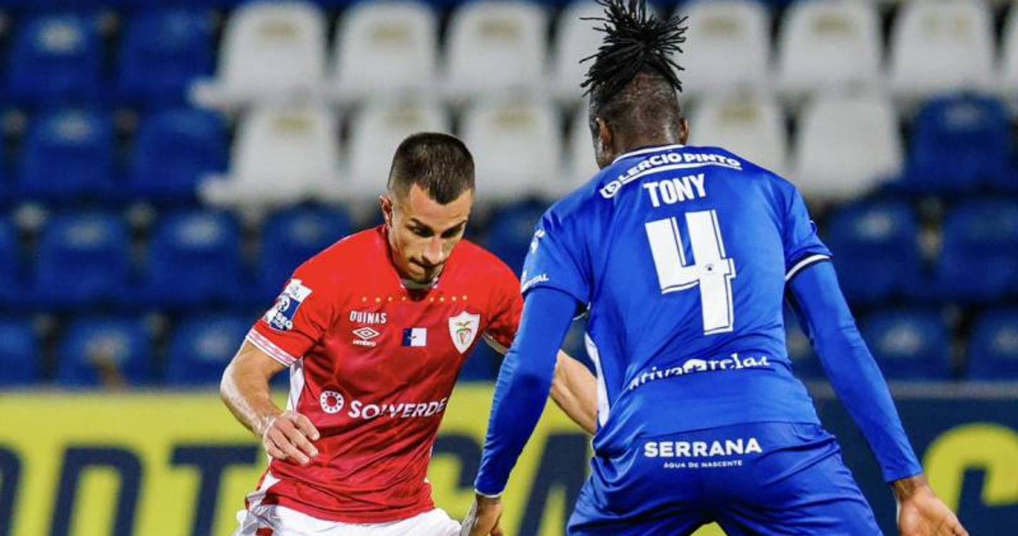 II Liga: Líder Santa Clara mantém distâncias para perseguidores