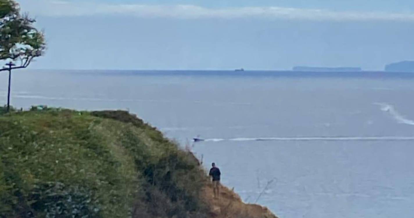 Turistas percorrem caminho arriscado e preocupam transeuntes no Funchal