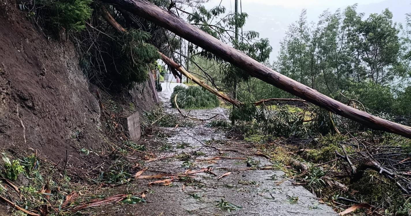 Mau tempo isola população de localidade na Ribeira Brava