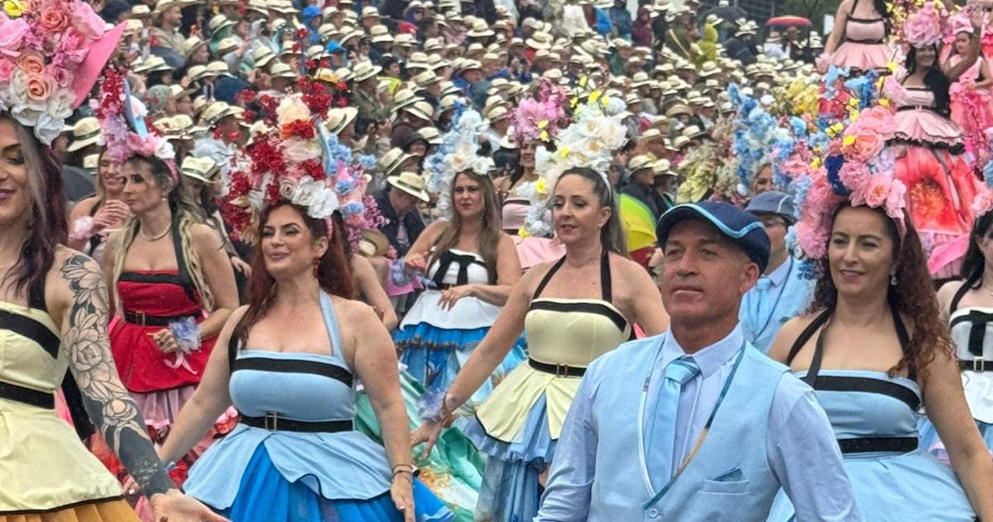 Veja como foi o primeiro cortejo da Festa da Flor (com fotos)