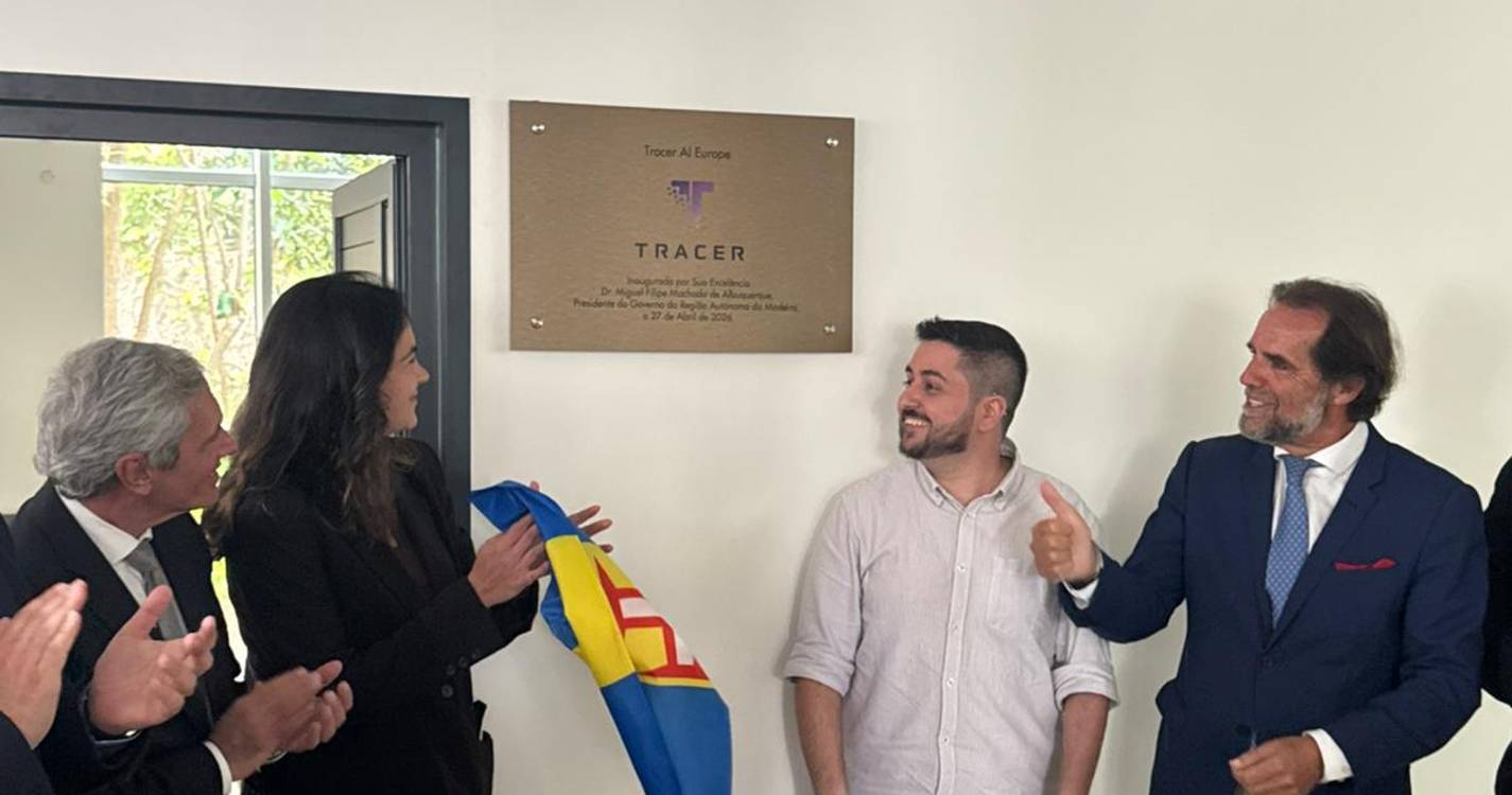 Miguel Albuquerque inaugura novas instalações da TRACER AI no Porto da Cruz