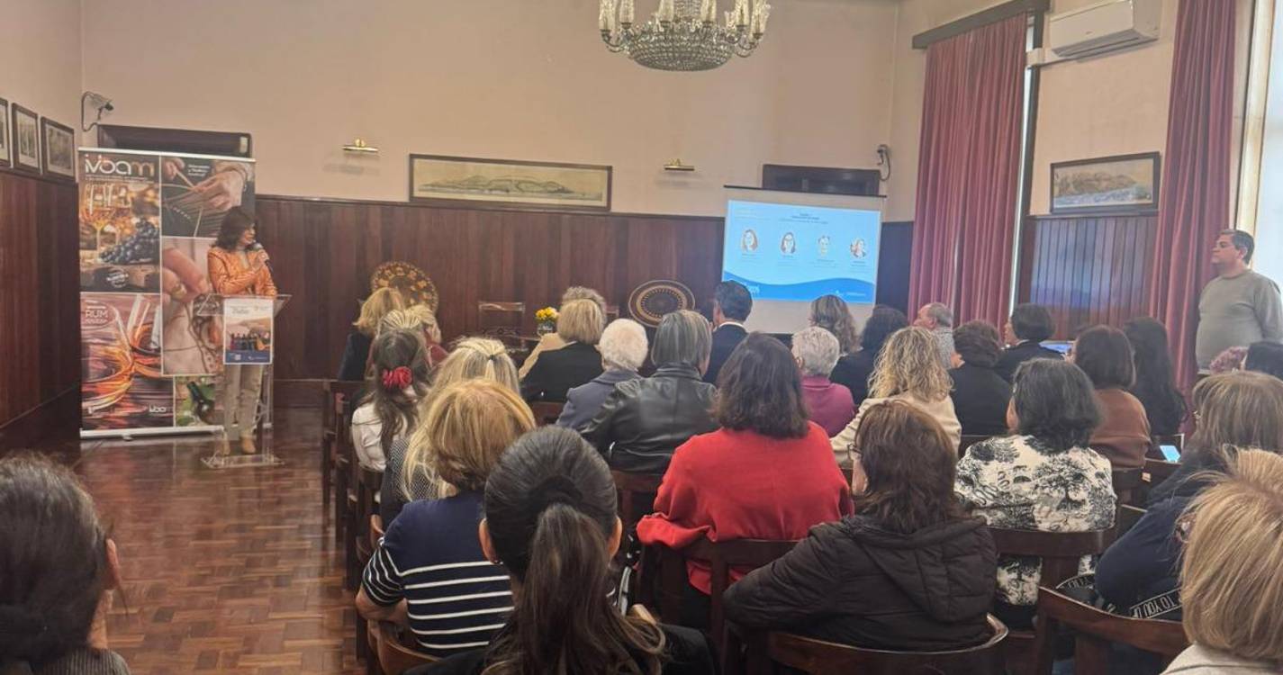 Iniciativa “Mulheres Constroem a Madeira” assinala Dia Internacional