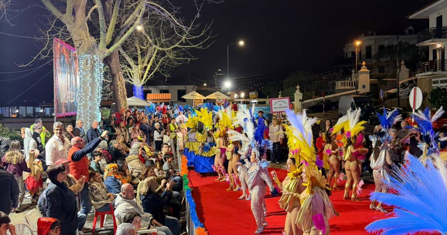 ‘Sambódromo’ em São Gonçalo (com fotos)