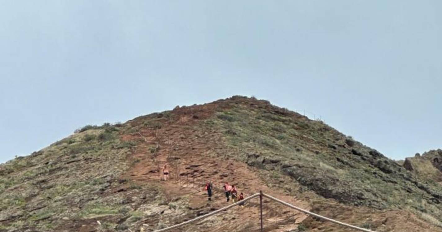 Queda na vereda da Ponta de São Lourenço mobiliza bombeiros e SANAS