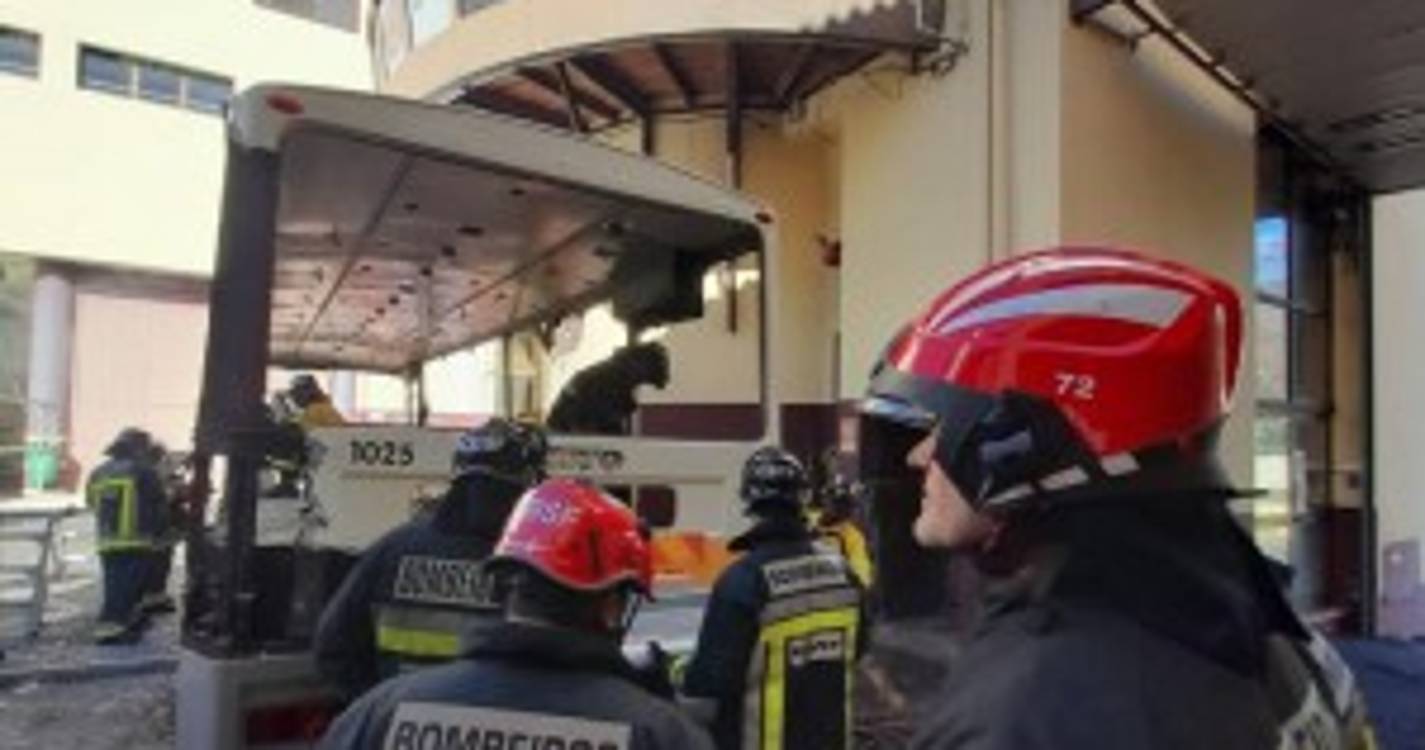 Bombeiros Sapadores testam ferramentas em treino operacional