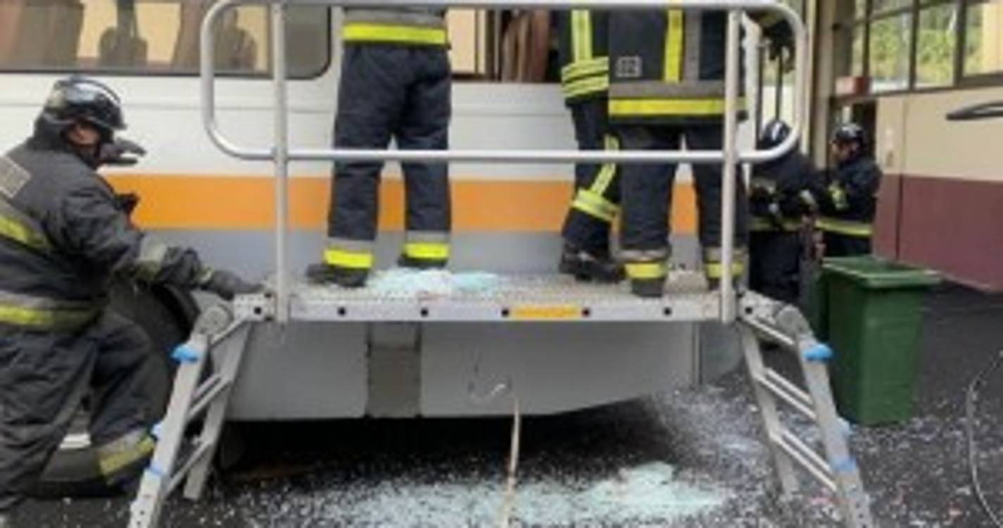 Bombeiros Sapadores testam ferramentas em treino operacional