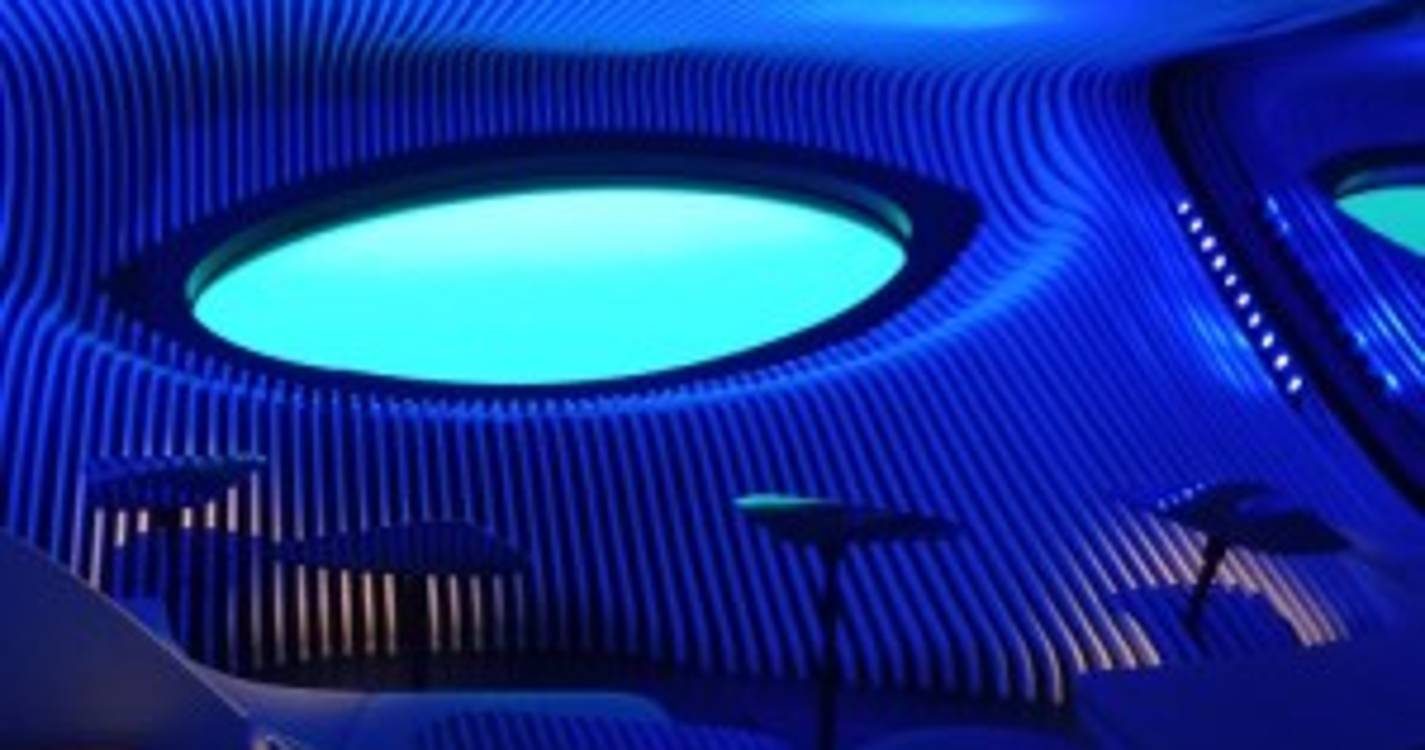 Veja o interior do ‘Le Bellot’ que hoje estreia-se no Funchal com 231 pessoas a bordo (com fotos)