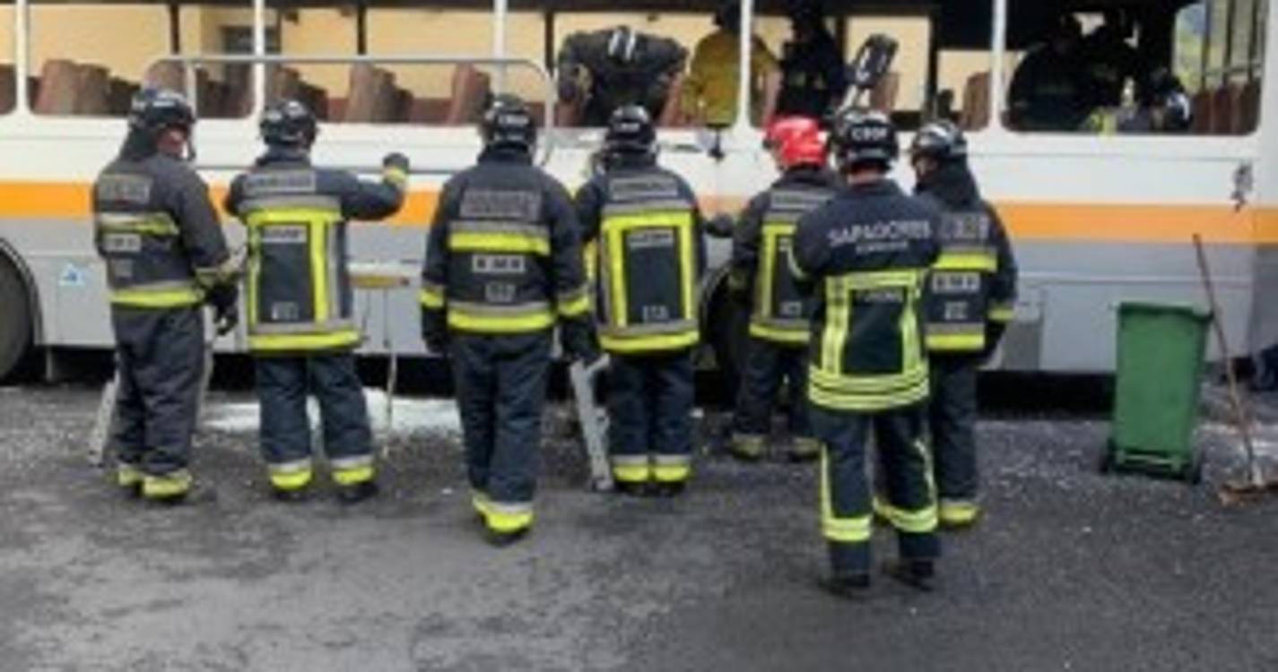 Bombeiros Sapadores testam ferramentas em treino operacional