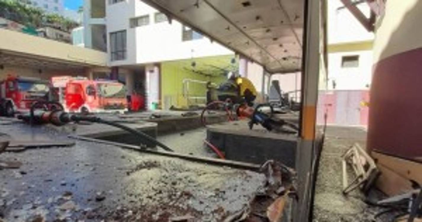 Bombeiros Sapadores testam ferramentas em treino operacional