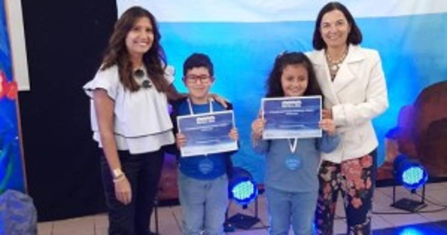 Bandeira Escola hasteada na EB1/PE do Boliqueime (com fotos)