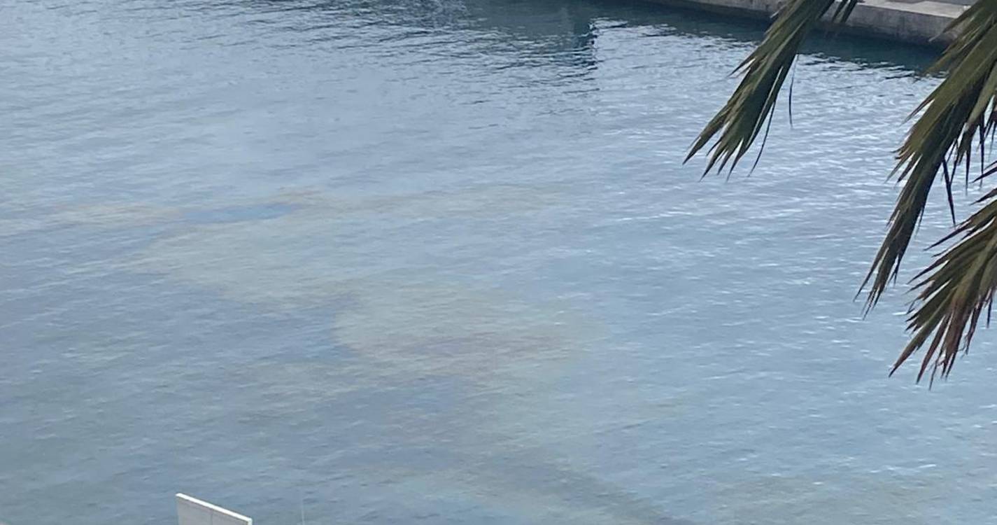 Mancha de hidrocarbonetos leva à identificação de armador no Porto do Funchal
