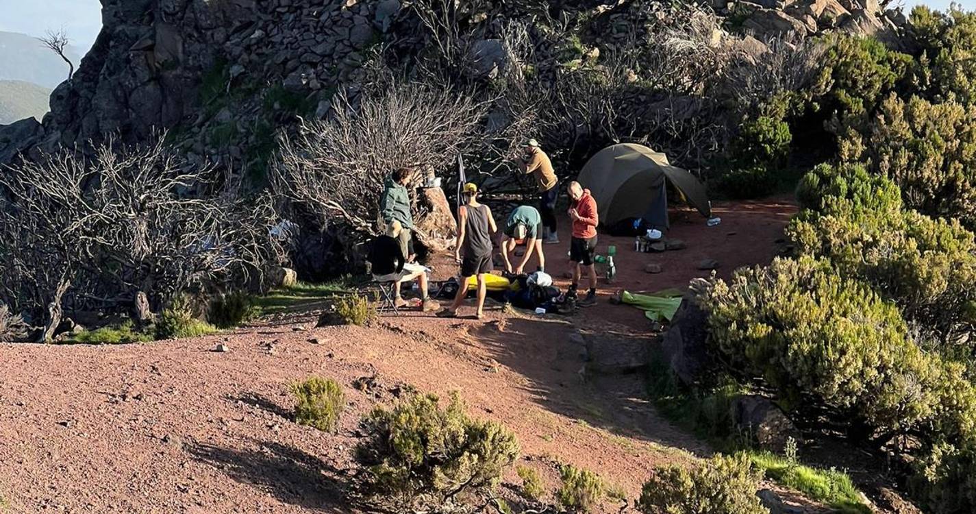 Turistas montam pelo menos três tendas no percurso para o Pico Ruivo (com vídeo e fotos)