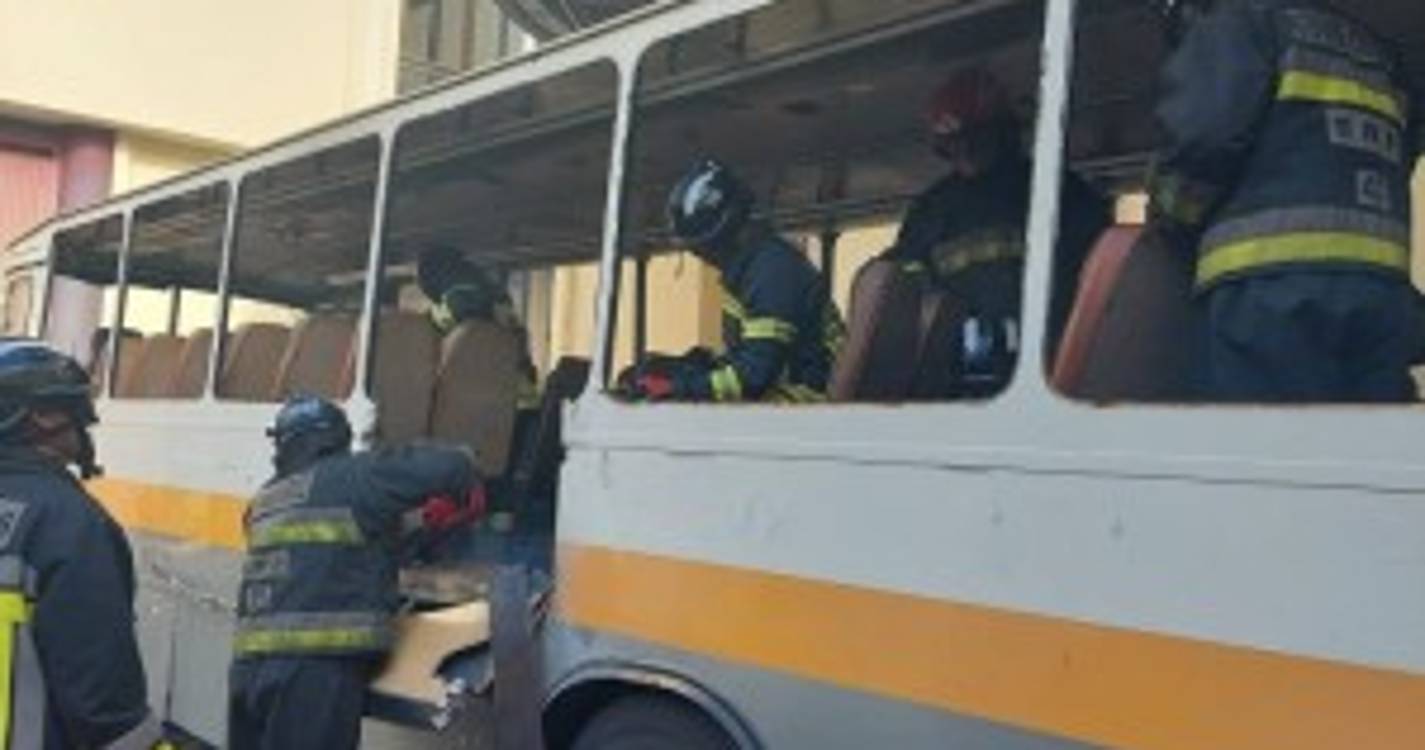 Bombeiros Sapadores testam ferramentas em treino operacional