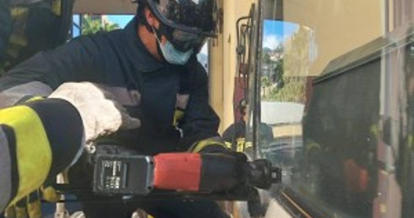 Bombeiros Sapadores testam ferramentas em treino operacional