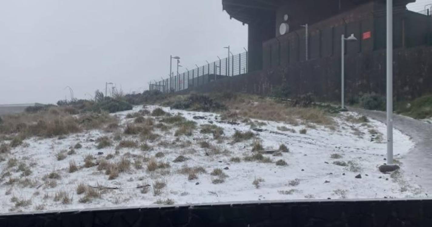 Pico do Areeiro ‘pintado’ de branco (com fotos)