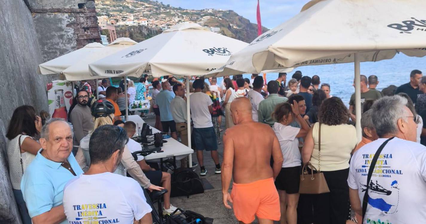Praia de São Tiago em festa aguarda canoístas em travessia inédita (com fotos e vídeo)
