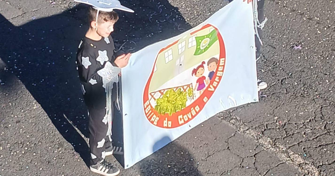 Cortejo atrai milhares de pessoas ao Estreito de Câmara de Lobos