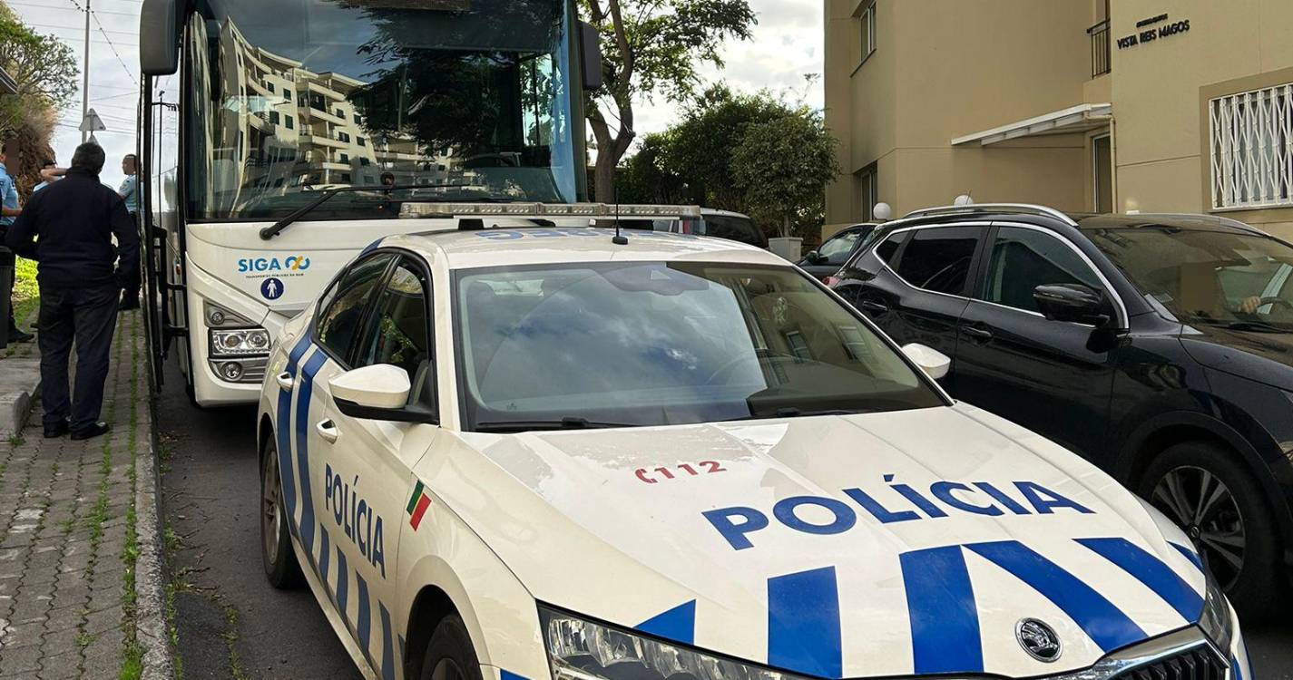 Motorista chama polícia após jovem provocar distúrbios em autocarro