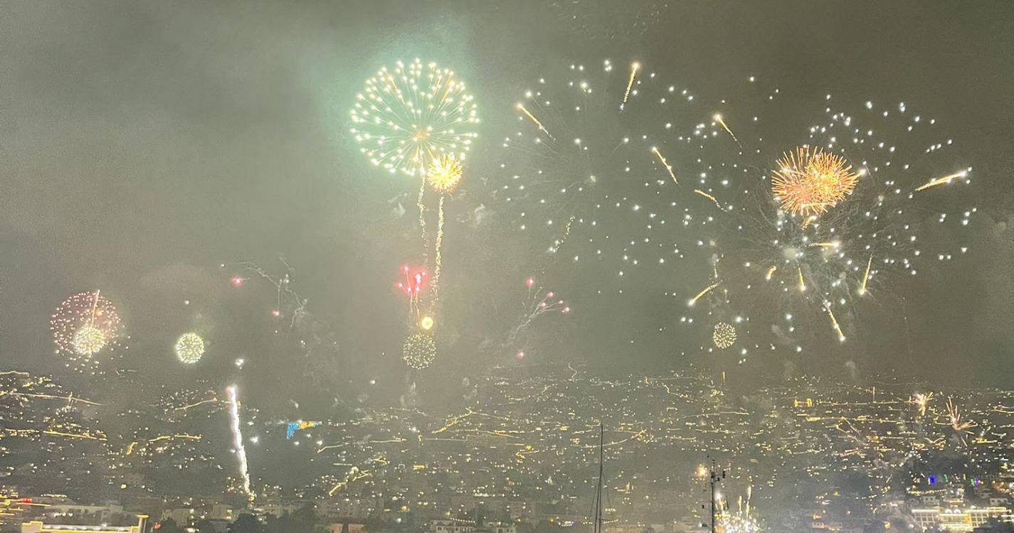 Veja como foi o réveillon a bordo do Lobo Marinho (com fotos e vídeo)