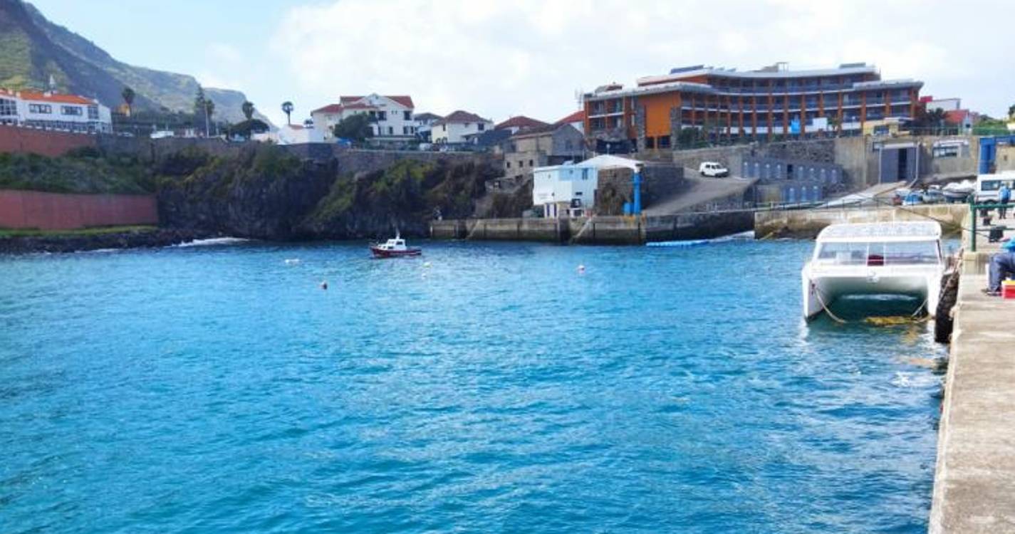 Sargaços no Porto do Porto Moniz mobilizaram equipa de limpeza