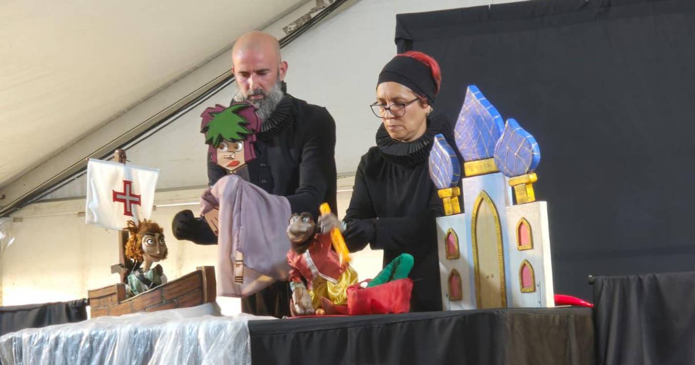 FES.TAS arrancou com magia em forma de marionetas