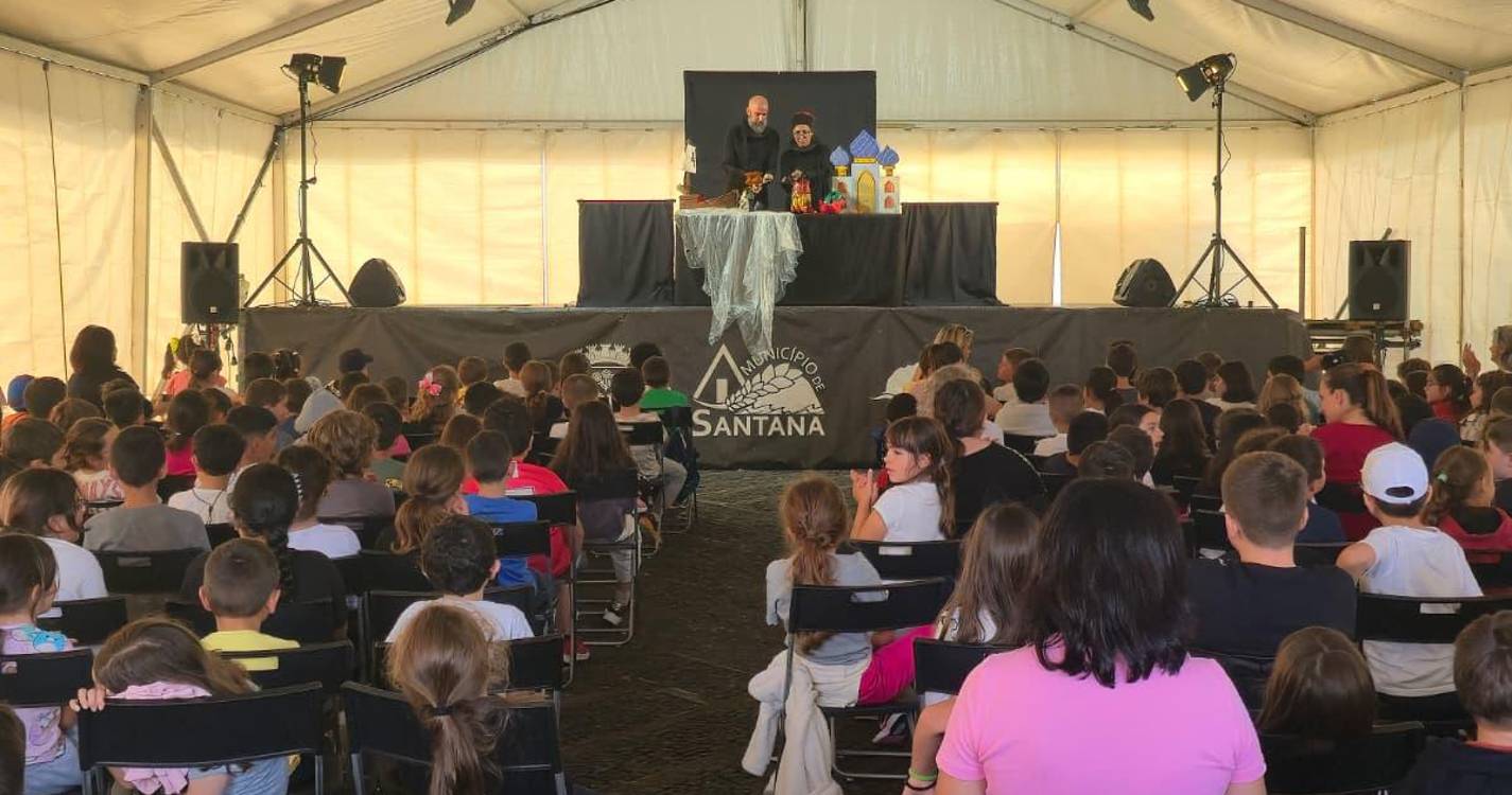 FES.TAS arrancou com magia em forma de marionetas