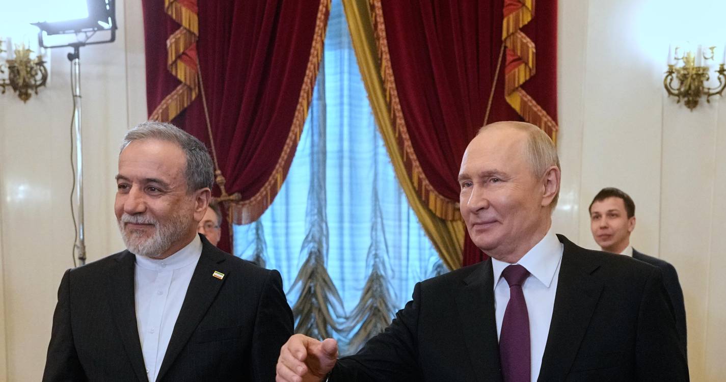 Irão: Putin promete a Teerão todo o apoio no processo de paz