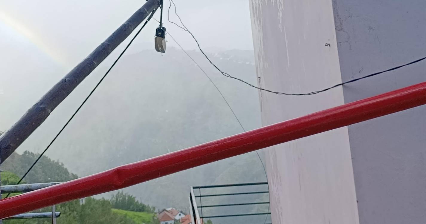 Mau tempo isola população de localidade na Ribeira Brava