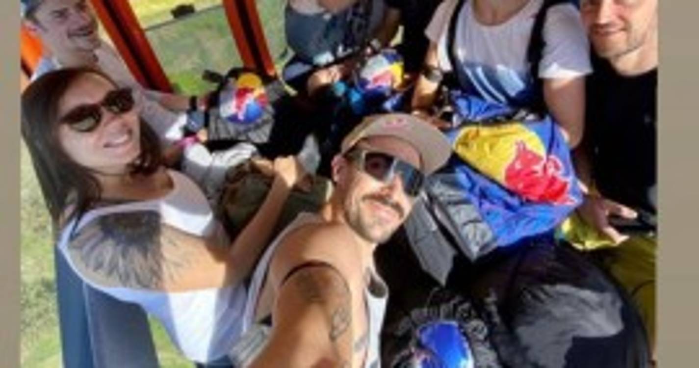 Paraquedistas da Red Bull fizeram salto na área protegida do Cabo Girão (com fotos)