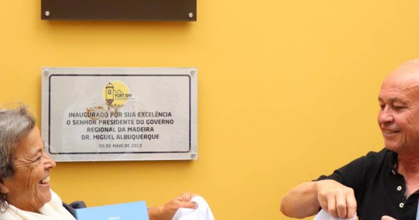 Machico descerrou Placa Evocativa da Fundação do Externato Tristão Vaz Teixeira