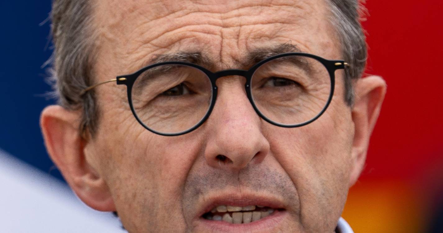 Ex-ministro do Interior confirma candidatura à presidência de França