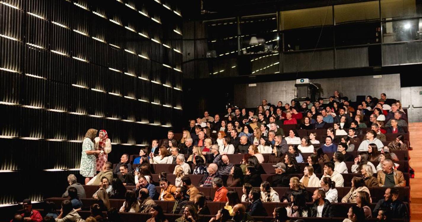 Primeiro fim de semana do Calheta a Rir encheu auditório do MUDAS