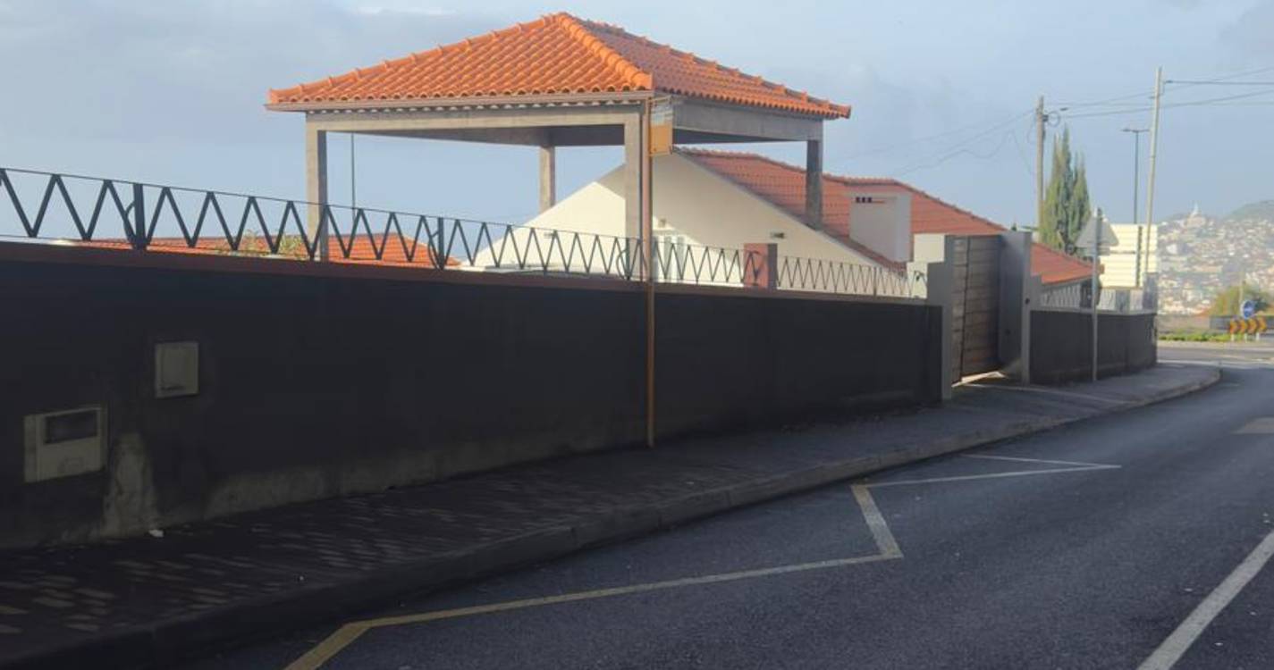 Associação saúda retirada de paragem na Estrada do Aeroporto por razões de acessibilidade