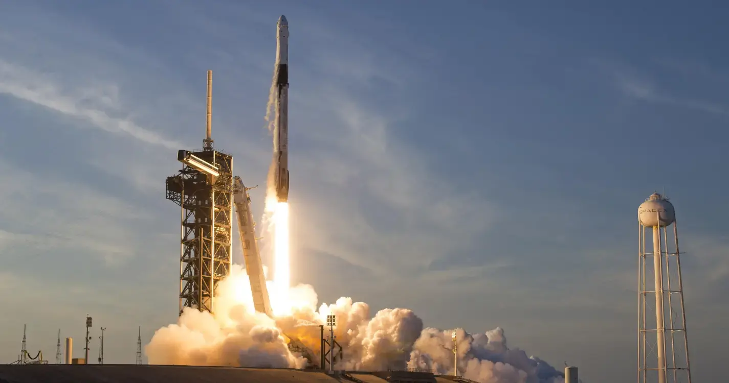 Astronautas regressam à Terra na SpaceX após cinco meses na Estação Espacial Internacional