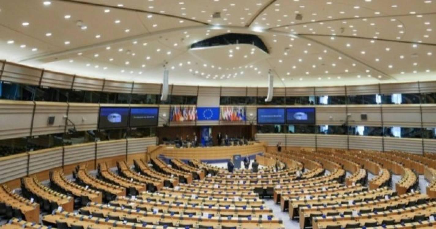 Parlamento Europeu avisa eurodeputados e funcionários sobre garrafas de água contaminadas