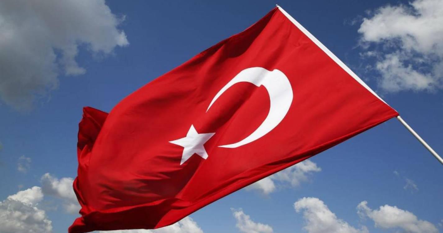 Ataque a igreja em Istambul por dois indivíduos mascarados provocou um morto