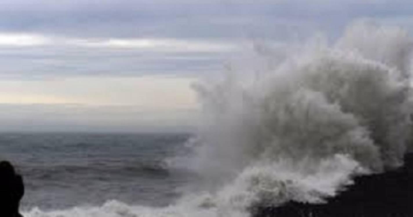 Aviso de agitação marítima prolongado