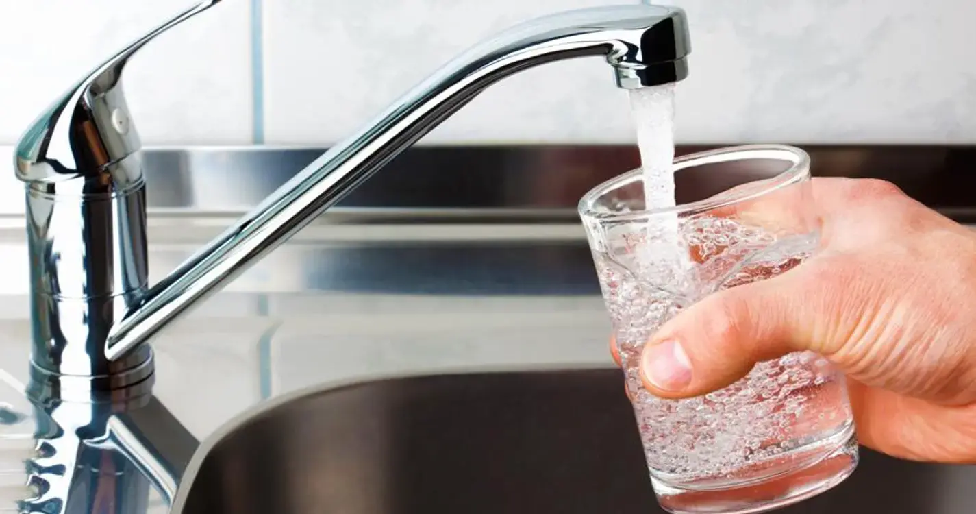 Maioria dos municípios tem tarifa social da água, mas muitos praticam preços elevados