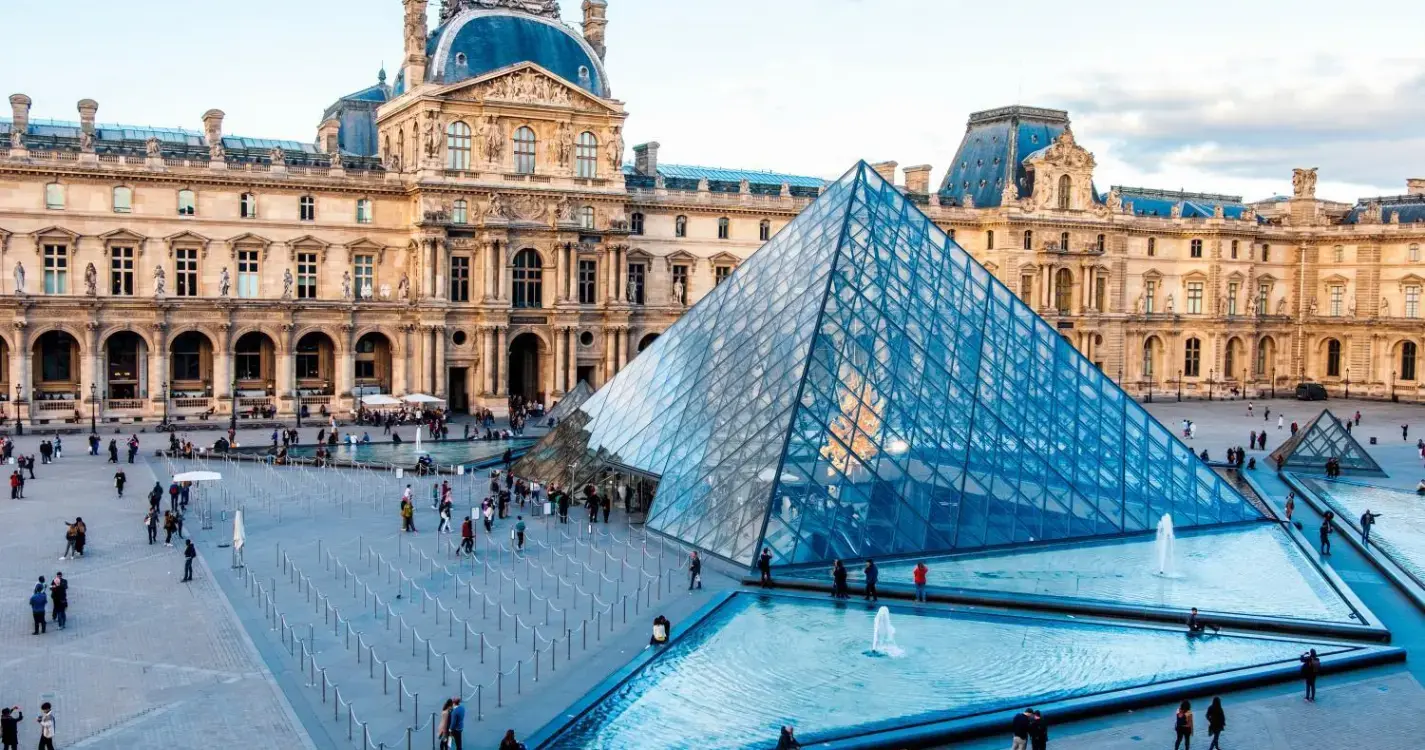 Museu do Louvre reabriu três dias após roubo de jóias