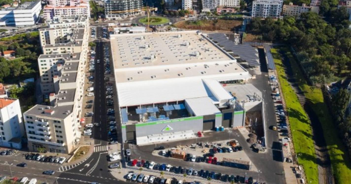 Bombeiros Sapadores do Funchal realizam simulacro de incêndio na Leroy Merlin