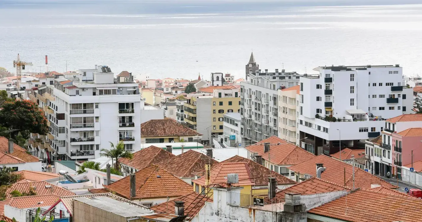 Lisboa e Funchal são as cidades que requerem o maior esforço por parte das famílias para arrendar casa
