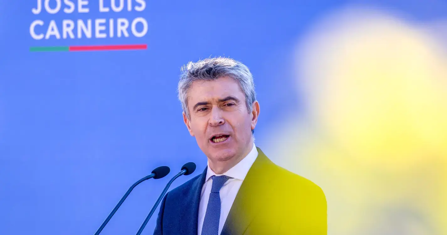 Eleições diretas no PS terminam hoje com reeleição de Carneiro garantida