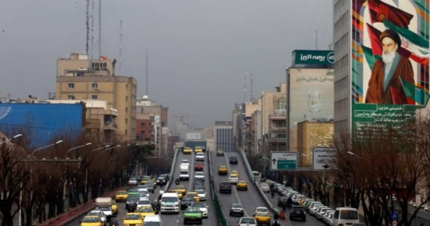 Duas jovens detidas em Teerão por dançarem em público