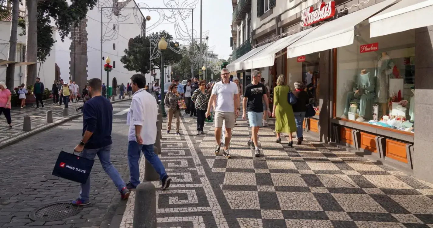 Indicadores de confiança aumentaram no comércio e nos serviços e estabilizaram na construção e obras públicas