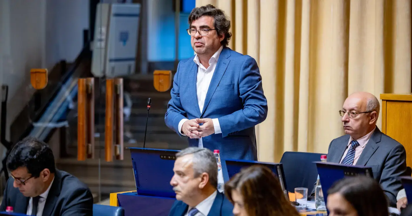 IL admite votar favoravelmente caso diploma torne-se “um bocadinho mais liberal”